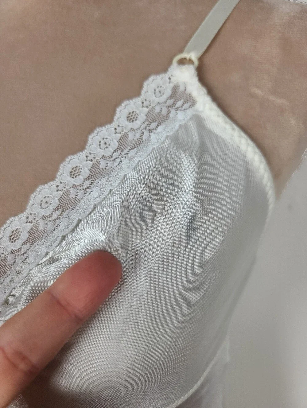 Vintage ILGWU Ivory White Nylon Lace Trim Midi Full Slip Retro Lingerie 32 - Picture 15 of 16